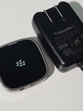 Blackberry Bluetooth Receiver Remote Stereo Gateway ASY-16007-001 w/ Charger